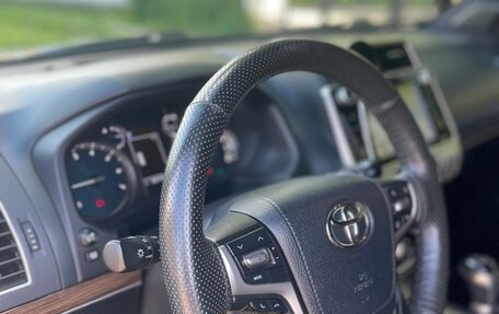 Toyota Land Cruiser Prado 150 рестайлинг 2, 2018 год, 4 900 000 рублей, 5 фотография