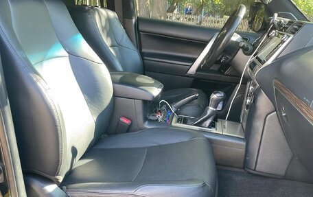 Toyota Land Cruiser Prado 150 рестайлинг 2, 2018 год, 4 900 000 рублей, 9 фотография