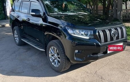 Toyota Land Cruiser Prado 150 рестайлинг 2, 2018 год, 4 900 000 рублей, 2 фотография