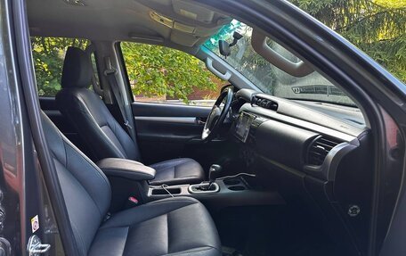 Toyota Hilux VIII, 2016 год, 3 200 000 рублей, 12 фотография