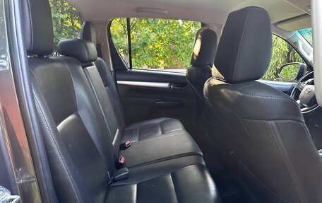 Toyota Hilux VIII, 2016 год, 3 200 000 рублей, 15 фотография