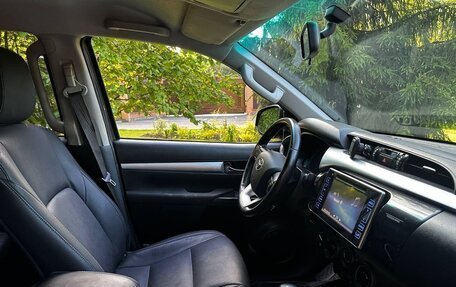 Toyota Hilux VIII, 2016 год, 3 200 000 рублей, 13 фотография