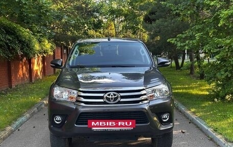 Toyota Hilux VIII, 2016 год, 3 200 000 рублей, 2 фотография