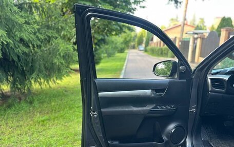 Toyota Hilux VIII, 2016 год, 3 200 000 рублей, 23 фотография