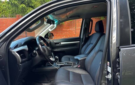 Toyota Hilux VIII, 2016 год, 3 200 000 рублей, 26 фотография