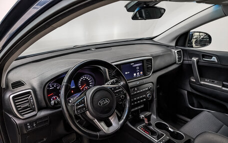 KIA Sportage IV рестайлинг, 2020 год, 2 175 000 рублей, 15 фотография