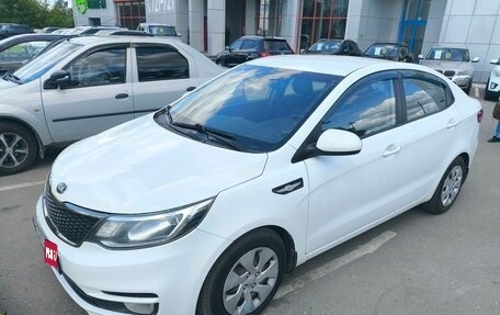 KIA Rio III рестайлинг, 2016 год, 945 000 рублей, 1 фотография