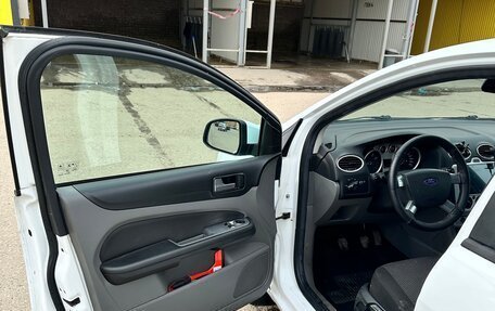 Ford Focus II рестайлинг, 2011 год, 700 000 рублей, 3 фотография