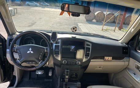 Mitsubishi Pajero IV, 2010 год, 2 400 000 рублей, 10 фотография