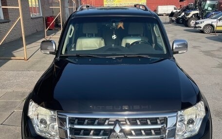Mitsubishi Pajero IV, 2010 год, 2 400 000 рублей, 2 фотография