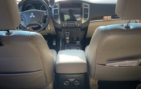 Mitsubishi Pajero IV, 2010 год, 2 400 000 рублей, 17 фотография