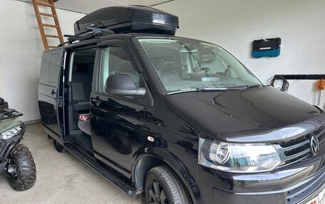 Volkswagen Caravelle T5, 2015 год, 3 150 000 рублей, 3 фотография