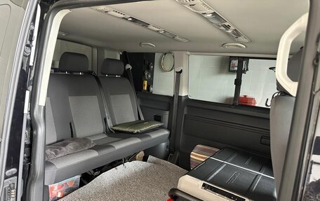 Volkswagen Caravelle T5, 2015 год, 3 150 000 рублей, 8 фотография