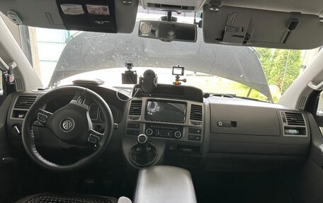 Volkswagen Caravelle T5, 2015 год, 3 150 000 рублей, 9 фотография