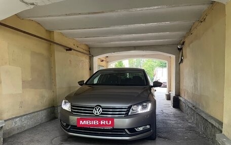 Volkswagen Passat B7, 2012 год, 1 355 000 рублей, 11 фотография