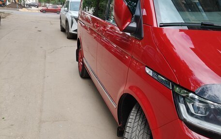 Volkswagen Caravelle T6 рестайлинг, 2021 год, 5 500 000 рублей, 2 фотография