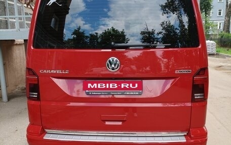 Volkswagen Caravelle T6 рестайлинг, 2021 год, 5 500 000 рублей, 4 фотография