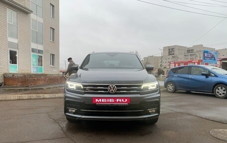 Volkswagen Tiguan II, 2021 год, 3 550 000 рублей, 2 фотография