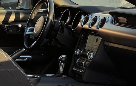 Ford Mustang VI рестайлинг, 2018 год, 2 750 000 рублей, 5 фотография