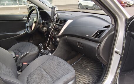 Hyundai Solaris II рестайлинг, 2015 год, 770 000 рублей, 5 фотография