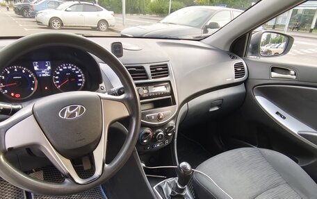 Hyundai Solaris II рестайлинг, 2015 год, 770 000 рублей, 14 фотография