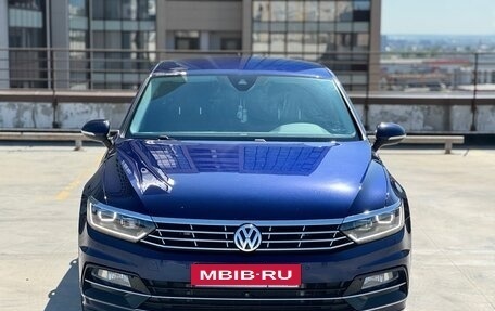 Volkswagen Passat B8 рестайлинг, 2018 год, 1 990 000 рублей, 8 фотография
