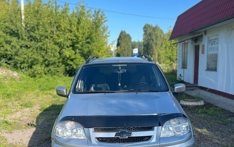 Chevrolet Niva I рестайлинг, 2012 год, 635 000 рублей, 3 фотография