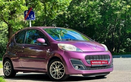 Peugeot 107 I рестайлинг, 2013 год, 660 000 рублей, 1 фотография