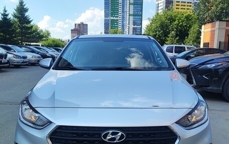 Hyundai Solaris II рестайлинг, 2017 год, 1 500 000 рублей, 1 фотография