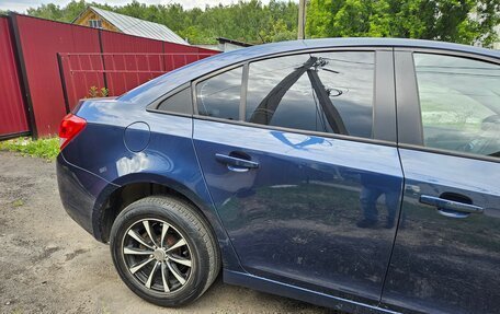 Chevrolet Cruze II, 2010 год, 615 000 рублей, 3 фотография