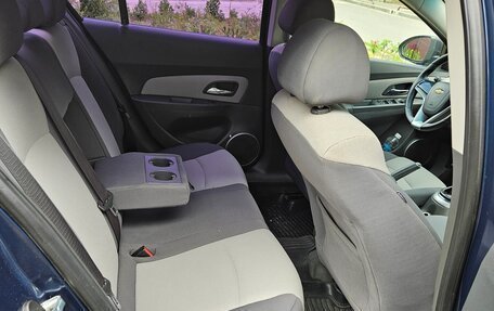 Chevrolet Cruze II, 2010 год, 615 000 рублей, 4 фотография