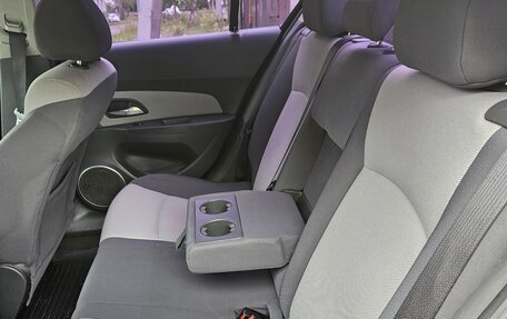 Chevrolet Cruze II, 2010 год, 615 000 рублей, 10 фотография