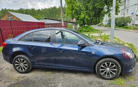 Chevrolet Cruze II, 2010 год, 615 000 рублей, 6 фотография