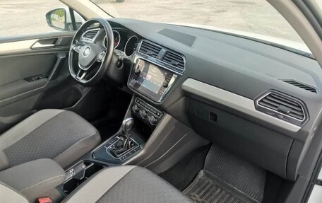 Volkswagen Tiguan II, 2019 год, 2 080 000 рублей, 11 фотография