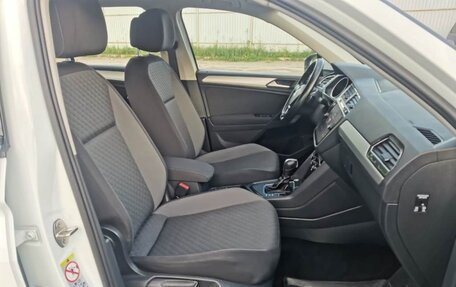 Volkswagen Tiguan II, 2019 год, 2 080 000 рублей, 10 фотография