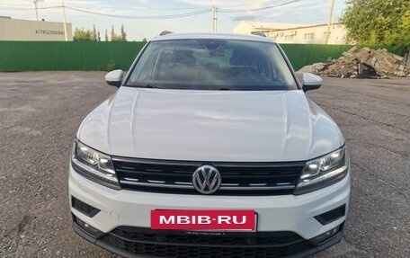 Volkswagen Tiguan II, 2019 год, 2 080 000 рублей, 3 фотография