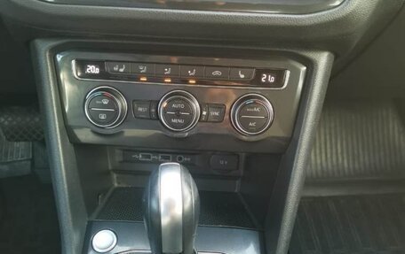 Volkswagen Tiguan II, 2019 год, 2 080 000 рублей, 26 фотография