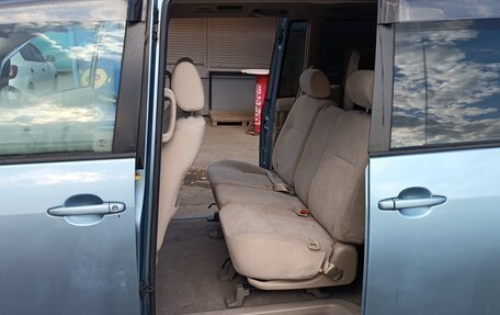 Toyota Noah III, 2003 год, 700 000 рублей, 9 фотография