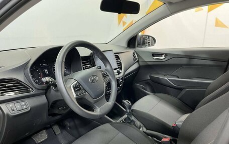 Hyundai Solaris II рестайлинг, 2021 год, 1 870 000 рублей, 23 фотография