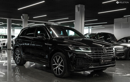 Volkswagen Touareg III, 2019 год, 4 840 000 рублей, 2 фотография