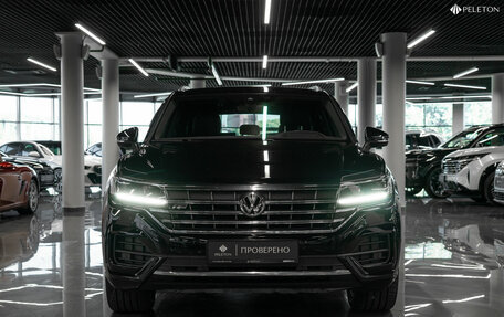 Volkswagen Touareg III, 2019 год, 4 840 000 рублей, 3 фотография