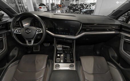 Volkswagen Touareg III, 2019 год, 4 840 000 рублей, 8 фотография