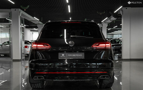 Volkswagen Touareg III, 2019 год, 4 840 000 рублей, 6 фотография