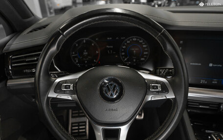Volkswagen Touareg III, 2019 год, 4 840 000 рублей, 10 фотография