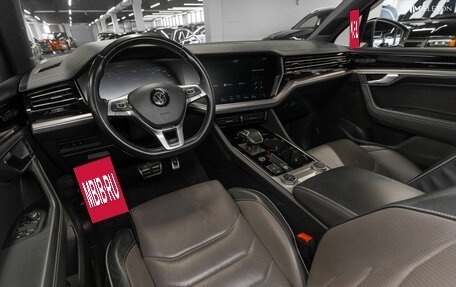 Volkswagen Touareg III, 2019 год, 4 840 000 рублей, 7 фотография