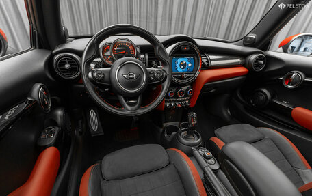 MINI Hatch, 2018 год, 3 070 000 рублей, 9 фотография