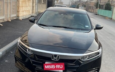 Honda Accord IX рестайлинг, 2019 год, 2 150 000 рублей, 2 фотография