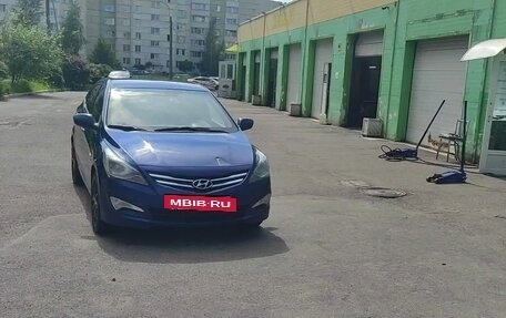 Hyundai Solaris II рестайлинг, 2015 год, 700 000 рублей, 3 фотография
