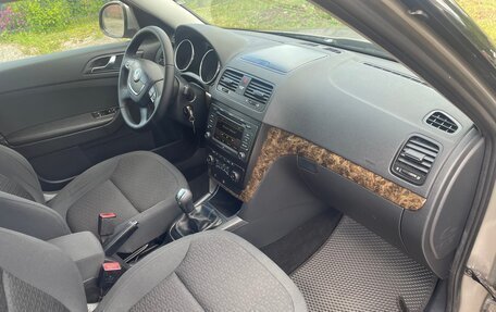 Skoda Yeti I рестайлинг, 2010 год, 815 000 рублей, 17 фотография