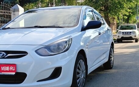 Hyundai Solaris II рестайлинг, 2013 год, 950 000 рублей, 2 фотография